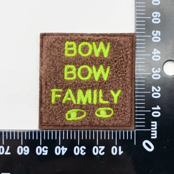Bulk Chenille Patches for Hats – Green Text with Brown Square Towel Stitch – Bild 4