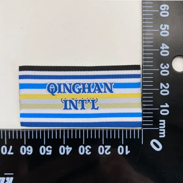 Iron-On Woven Patch for Backpacks – Blue and White Stripes Rectangular Design - Imagem 4