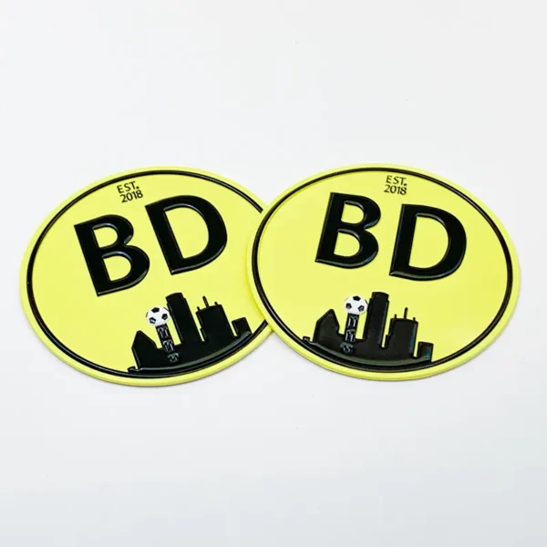 ⁦Custom TPU Label with Yellow Round Logo and Black Edges⁩ - الصورة ⁦3⁩