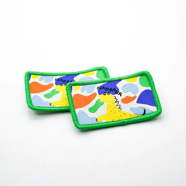 Cartoon Dinosaur Patch for Backpacks – Colorful Camo Design - Imagem 3