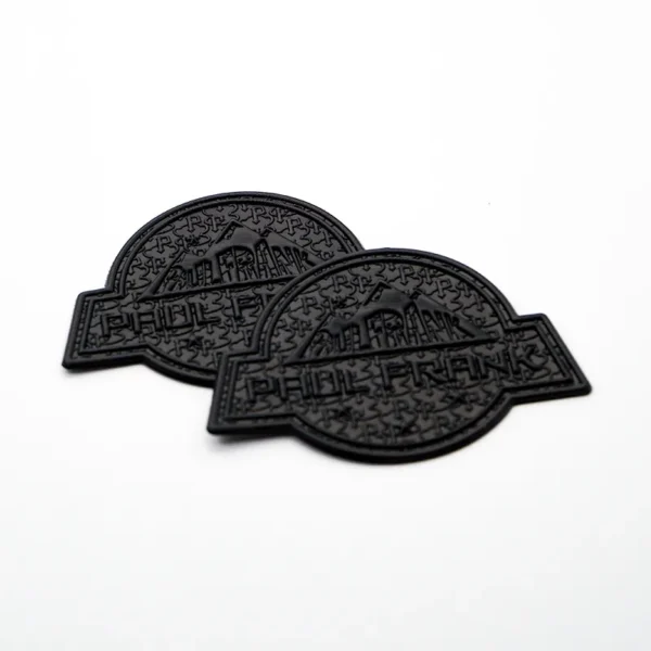 TPU Materiał - Black Carved TPU Patch for Backpacks - Image 3