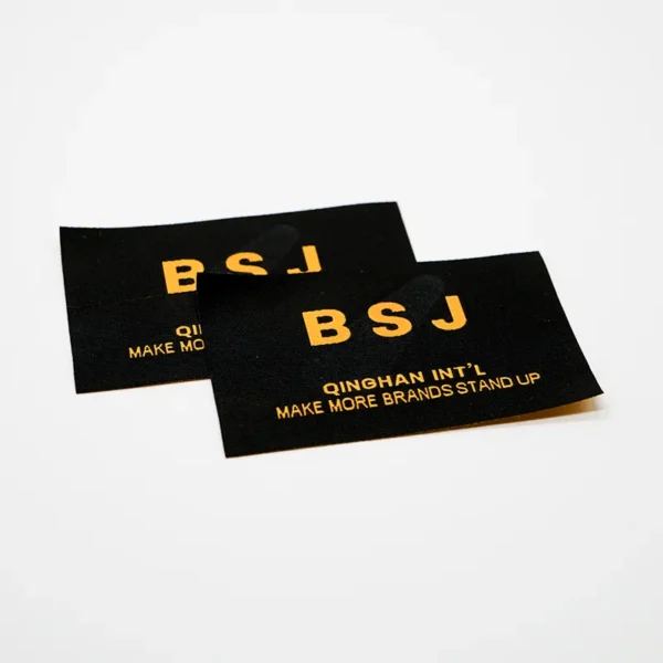 ⁦Black and Gold Woven Apparel Labels for Backpacks⁩ - الصورة ⁦3⁩