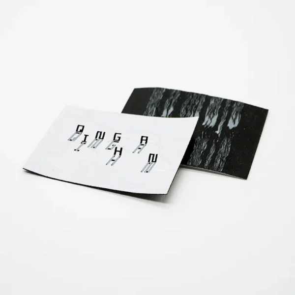 ⁦Woven Label Printing with Custom Black Art Design⁩ - الصورة ⁦2⁩