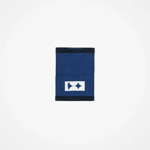 Étiquettes tissées personnalisées pour chapeaux avec logo blanc