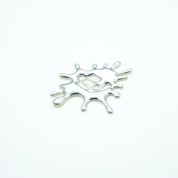 Silver Metallic Artist Patches – Liquid Splash PVC Design with Hand Motif - 이미지 3