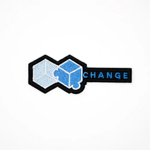 Supporto ispirato alla tecnologia per toppe ricamate con "CHANGE"