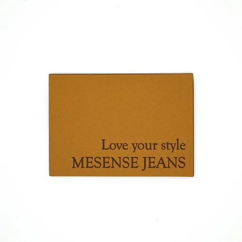 Jeans com Patches Personalizados