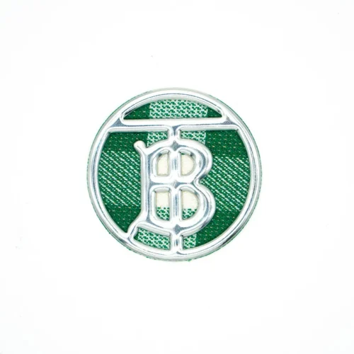 Patches Pop Culture – Distintivo de chapéu com letra “B” prateada e textura verde tecida
