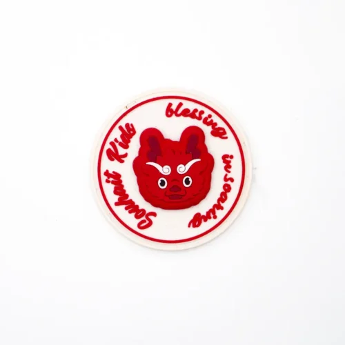 Patch rond en silicone thermocollant avec motif rouge