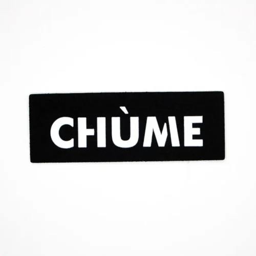 Étiquette en tissu noir avec texte blanc « CHÙME » pour sacs - Patch en silicone pour césarienne