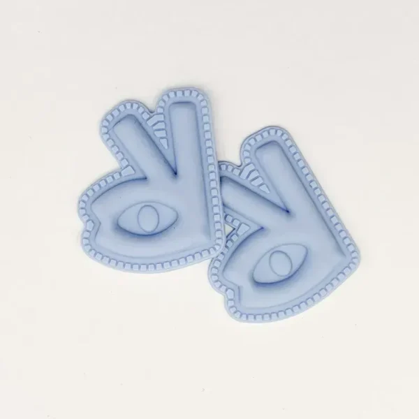 ⁦Creative Light Blue Silicone Patch for Shirts⁩ - الصورة ⁦2⁩