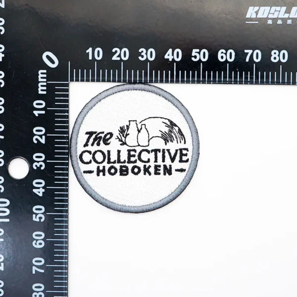 Round White Embroidery Patches for Hats – Custom Design - Imagen 4