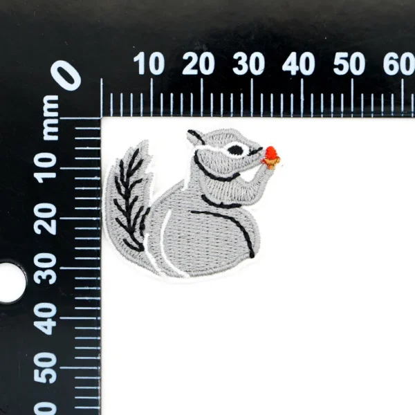 Embroider a Patch with Squirrel Design - Imagem 6