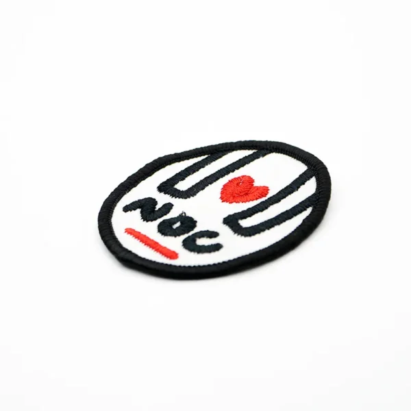 Embroidered Name Patch with Heart Design - Imagem 2