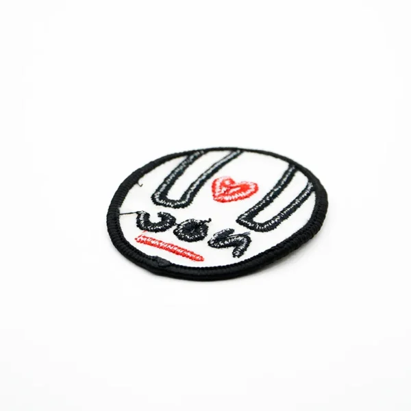 Embroidered Name Patch with Heart Design - Imagem 4